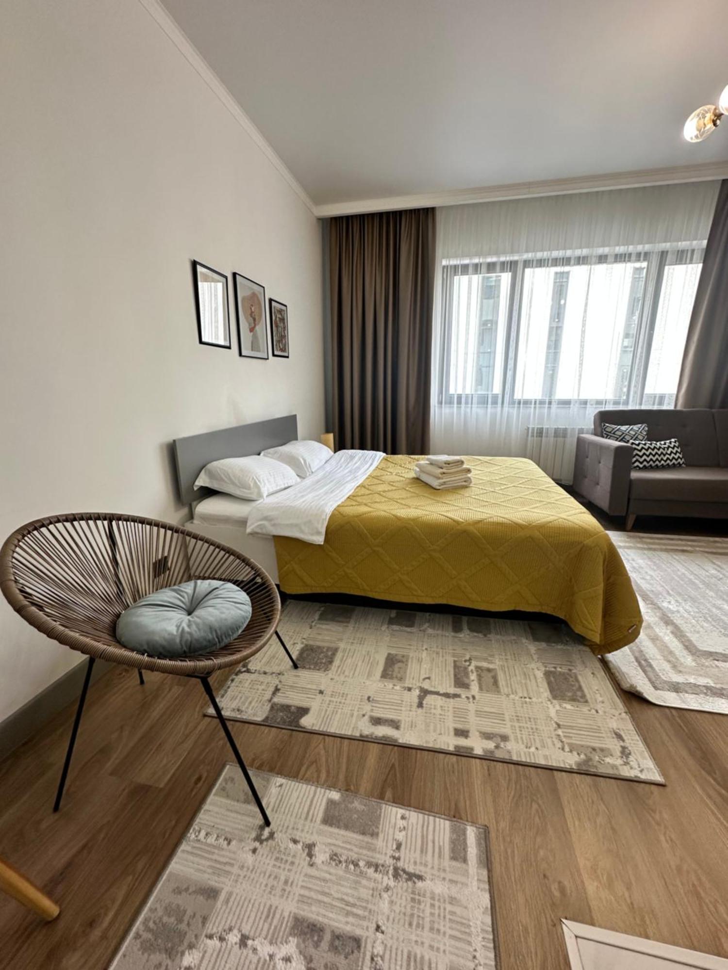 Студия В Теплых Тонах, Эксклюзив Almaty Esterno foto